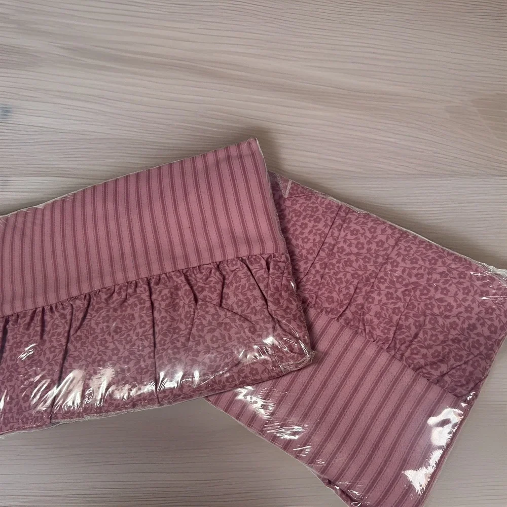 Vtg Dan River 2 Pillow Shams Standard Dusty Pink strip floral Cottage Romantic